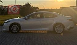 تۆیۆتا کامری